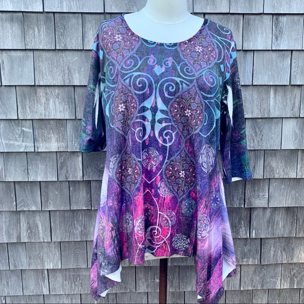 NWT Citilife soft jewel toned shark hem top XXL